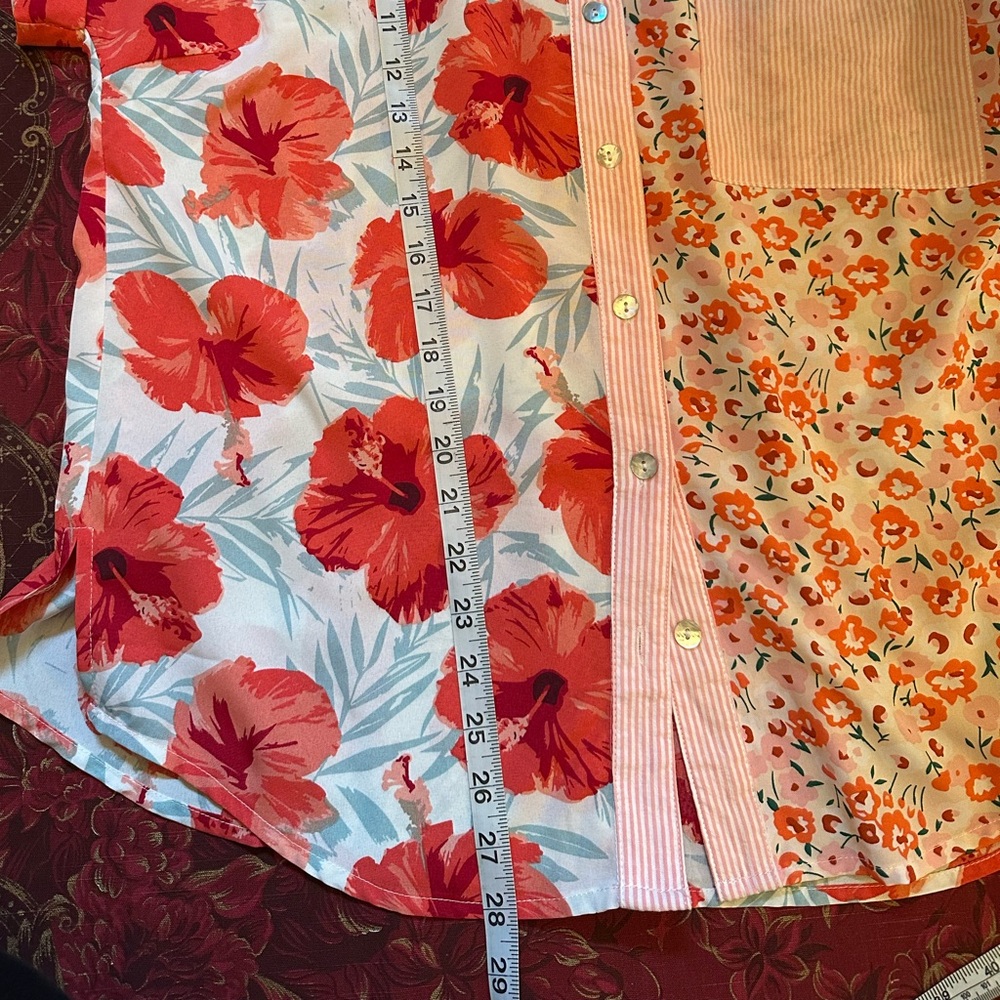 DAVI & DANI Coral Red Floral Patchwork Button Front Top - Picture 11 of 11
